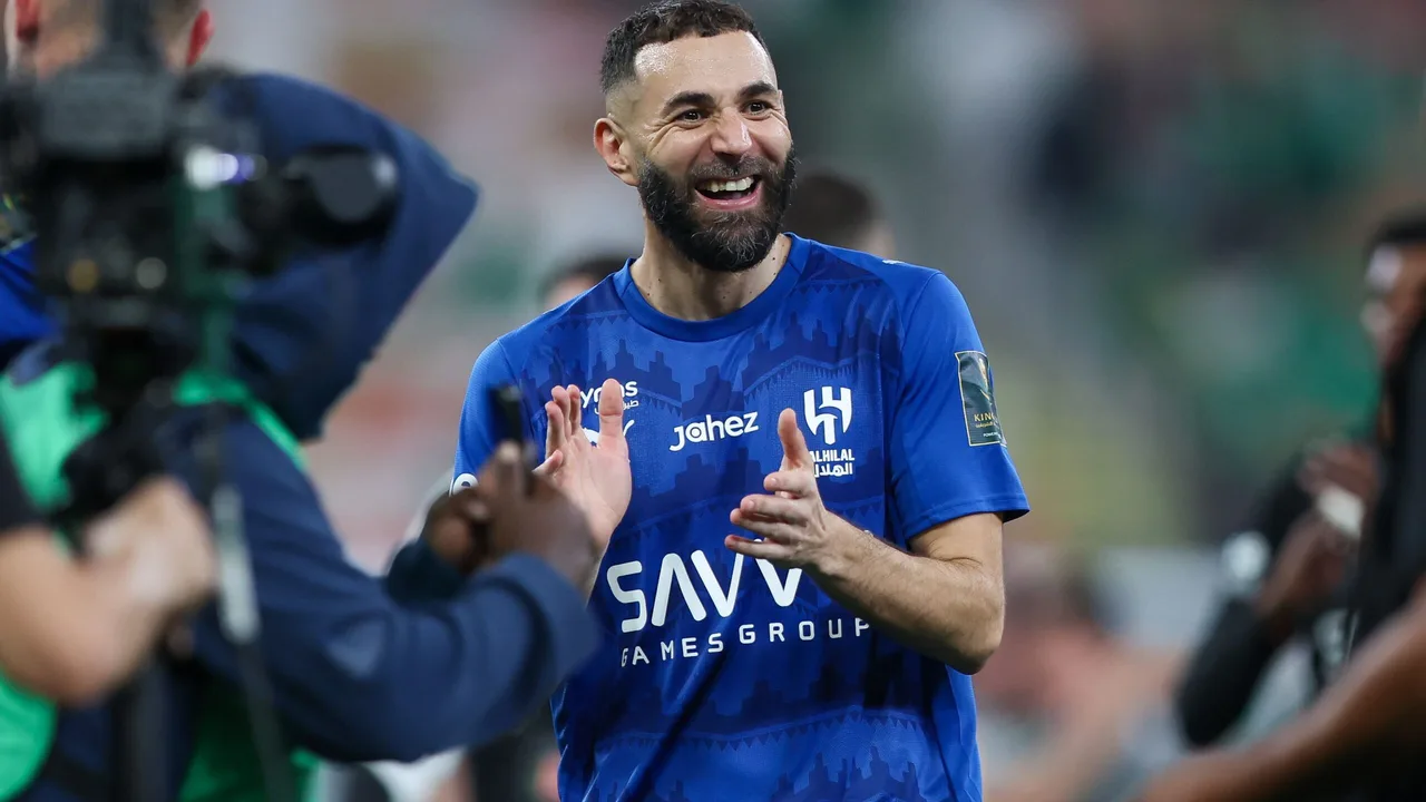 القنوات الناقلة لمواجهة الهلال والتعاون في دوري روشن السعودي للمحترفين 2025-2026